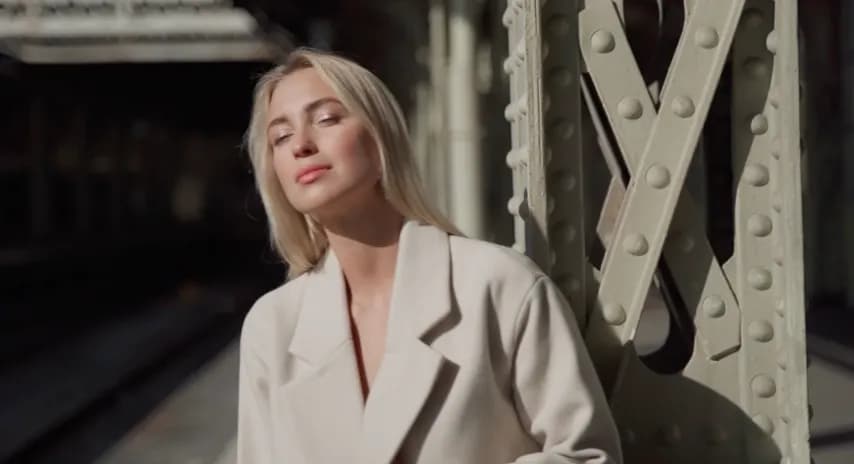 Adriana's Saloon - Bemutatkozó